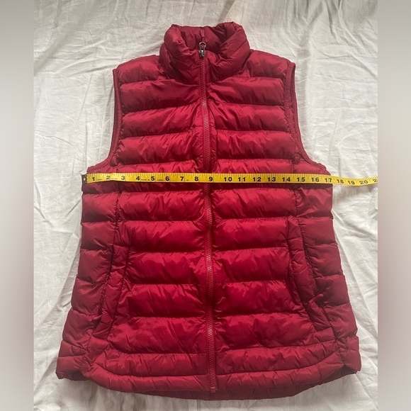 32 Degrees Women’s set of 3 puffer vests - red orange and green- size small - Picture 5 of 10